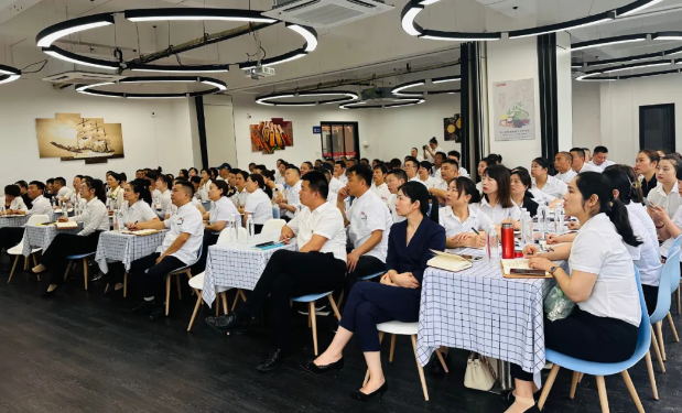 “食”刻守护，安全相伴！华逸府食品安全及营养健康知识专项培训